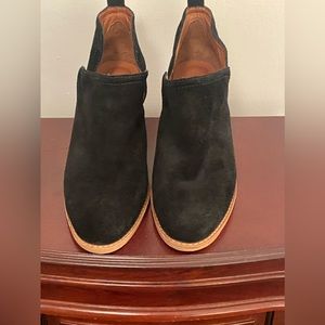 Jeffrey Campbell Black Suede
Heeled Ankle Booties Size 8